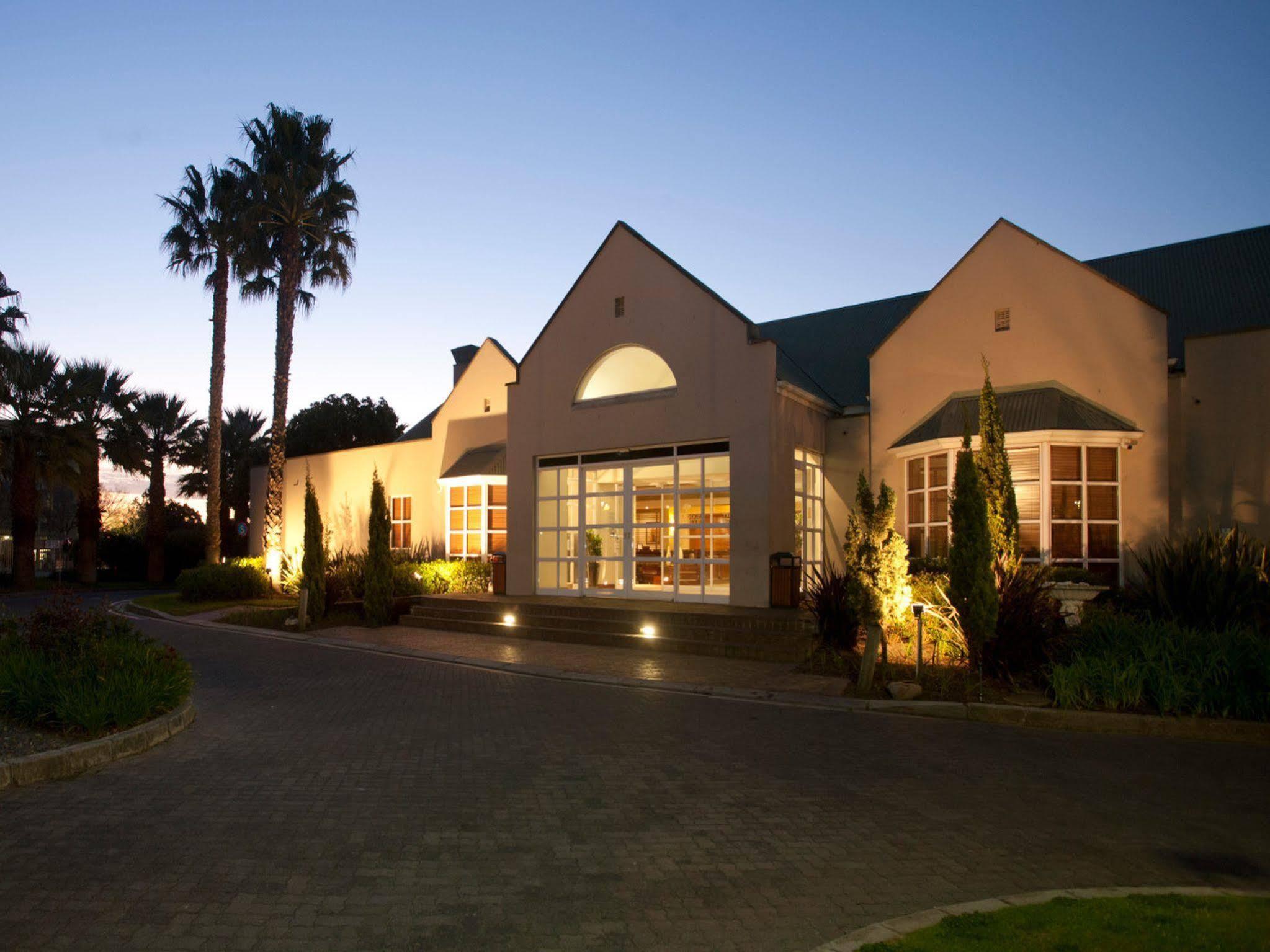 Town Hotel 2*