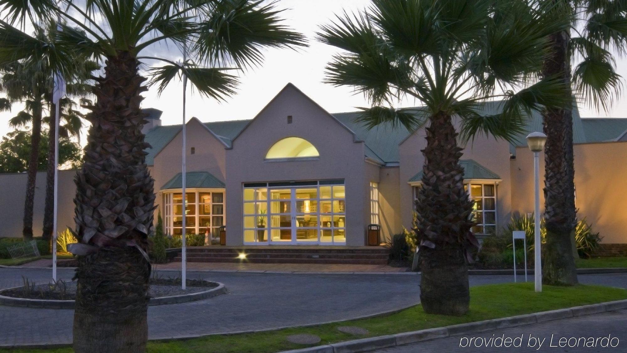 Town 2* Bellville